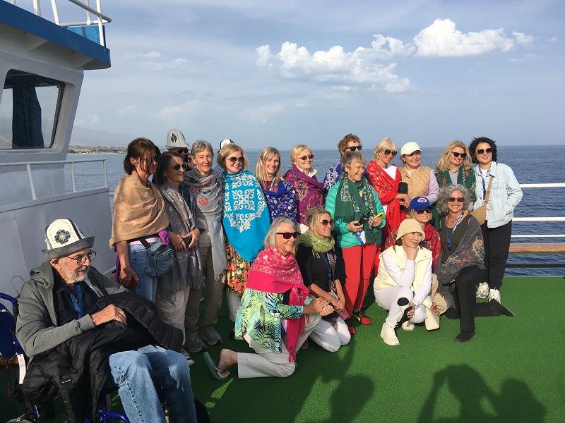 Ship Evening Ladies with shawl gifts